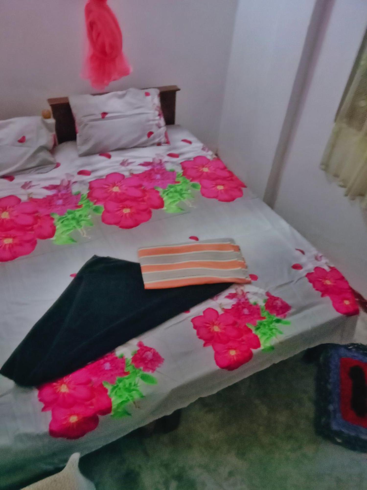 Sandaru Surffing Inn Weligama Room photo